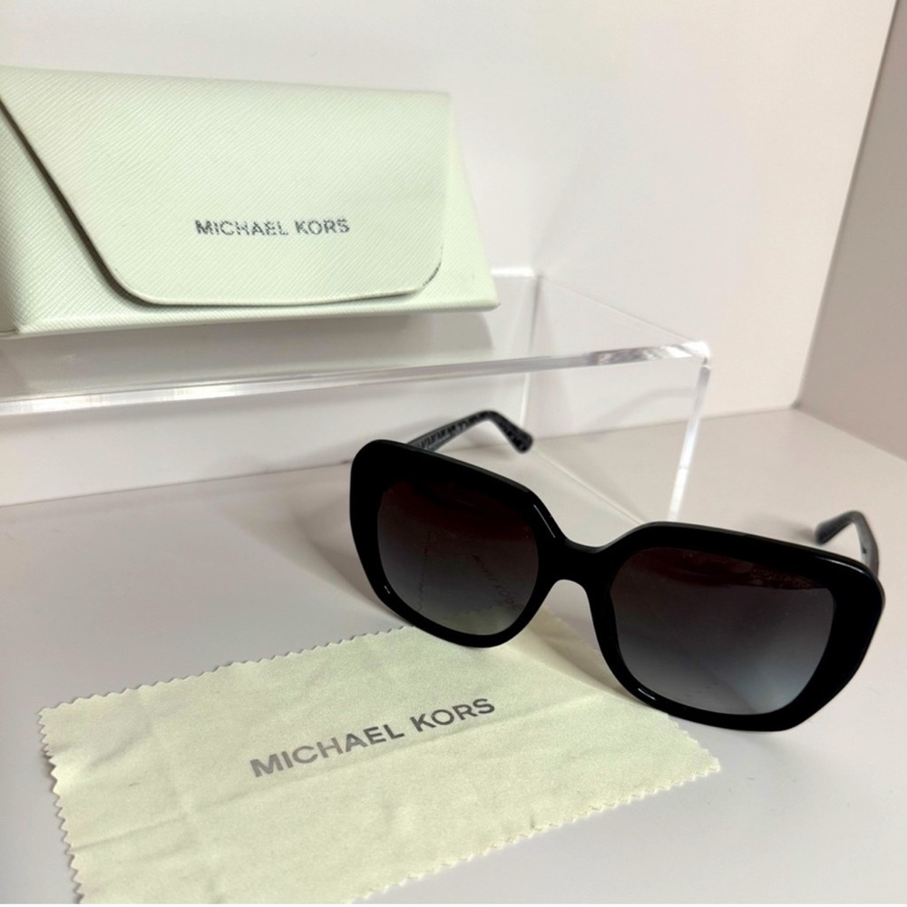 Michael Kors Manhasset Sunglasses w/ Case & Cloth